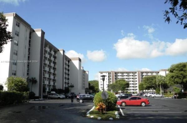 Hi-Greens Of Inverrary, 5900 NW 44th St #704, Lauderhill, Florida 33319, image 1