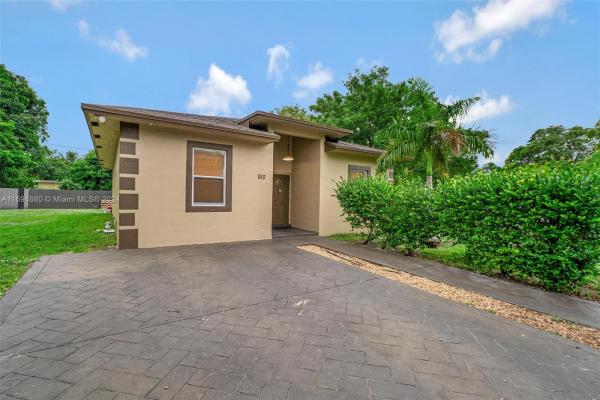 Highview Gardens, 810 NW 141st St, Golden Glades, Florida 33168, image 1