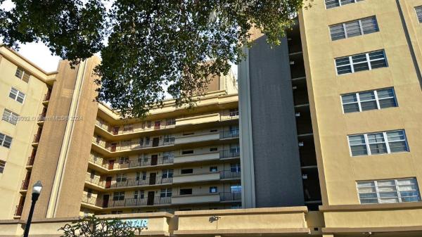 Telstar, 1811 Jefferson St #705, Hollywood, Florida 33020, image 1