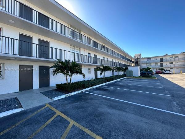 El Conquistador, 14175 SW 87th St #C302, Kendale Lakes, Florida 33183, image 1