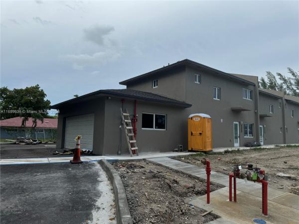 Biscayne Gardens, 217 NW 159th St #217, Golden Glades, Florida 33169, image 1