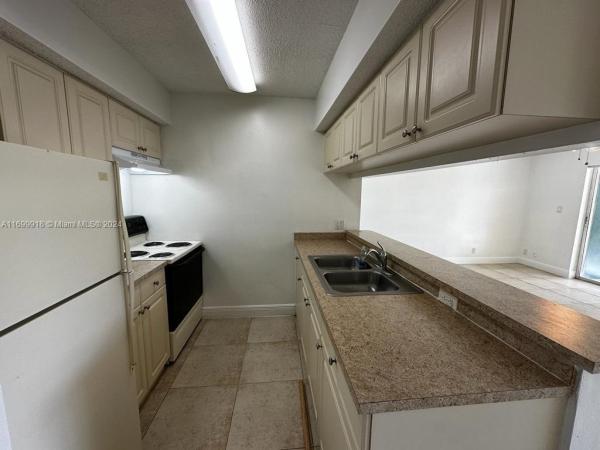 Sun Vista Gardens, 5654 Rock Island Rd #220, Tamarac, Florida 33319, image 1