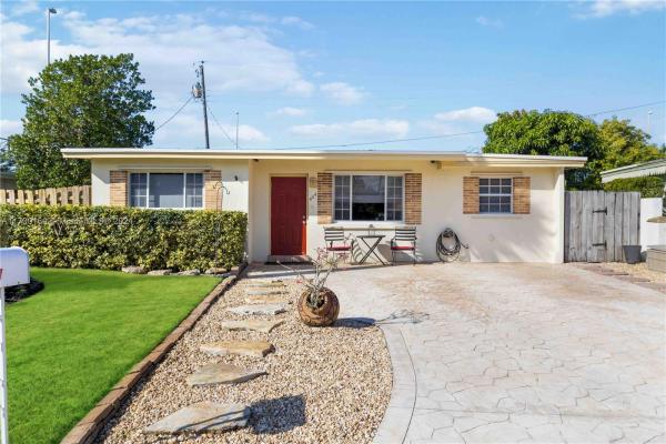 Cresthaven, 404 S 62nd Ter, Hollywood, Florida 33023, image 1