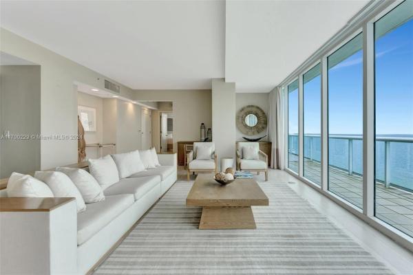The Q Club Resort & Residences, 505 N Fort Lauderdale Beach Blvd #2400, Fort Lauderdale, Florida 33304, image 1