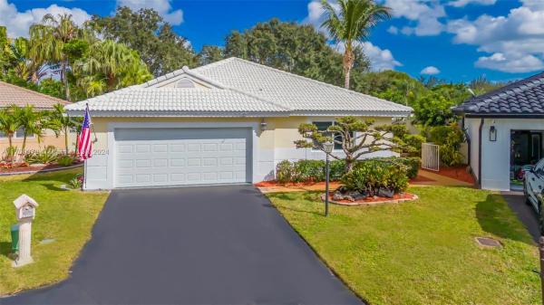 Falcon's Lea Patio Homes, 14931 Norfolk Ln, Davie, Florida 33331, image 1