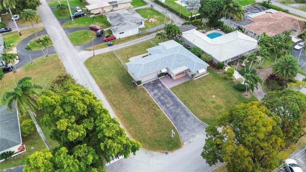 Central Golf Of Hollywood, 201 Entrada Dr, Hollywood, Florida 33021, image 1