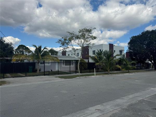 Alphaville, 962 NW 10th St, Florida City, Florida 33034, image 1