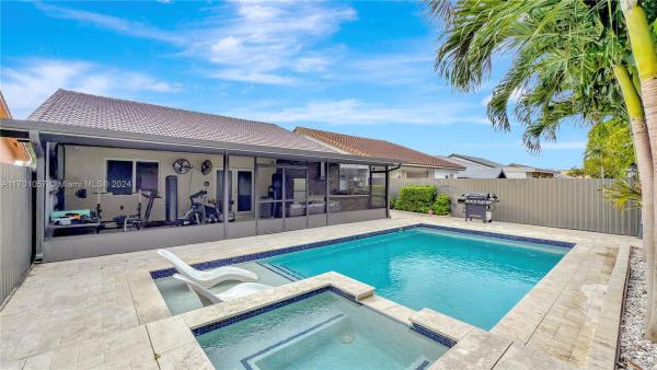 Emerald Point, 2921 SW 136th Ct, Tamiami, Florida 33175, image 1