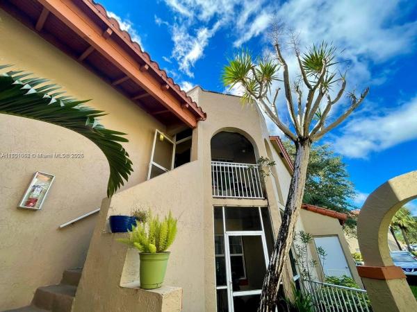Windmill Lakes, 333 SW 86th Ave #201, Pembroke Pines, Florida 33025, image 1