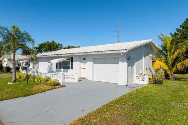 Palm Beach Leisureville, 2019 SW 16th Ave, Boynton Beach, Florida 33426, image 1
