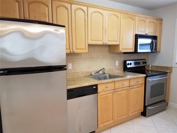 Star Paradise, 415 NE 2nd St #209, Hallandale Beach, Florida 33009, image 1