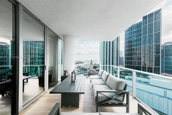 Paramount Miami Worldcenter, 851 NE 1st Ave #2111, Miami, Florida 33132, image 1