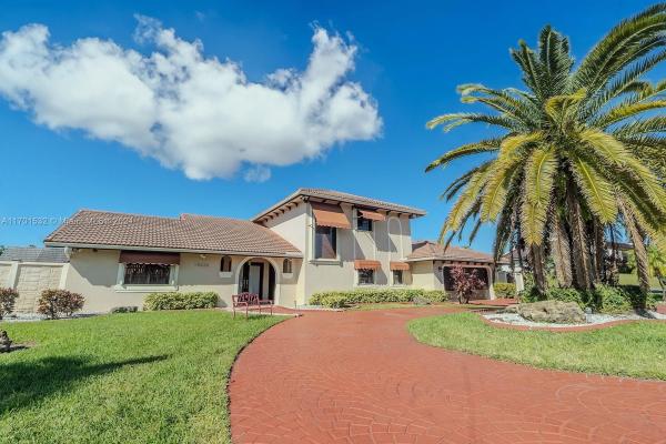 Country Club Of Miami Estates, 19620 E Oakmont Dr, Hialeah, Florida 33015, image 1