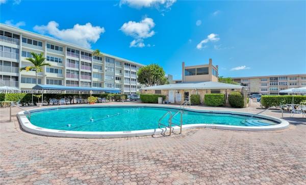Gulfstream Garden, 410 SE 2nd St #206, Hallandale Beach, Florida 33009, image 1
