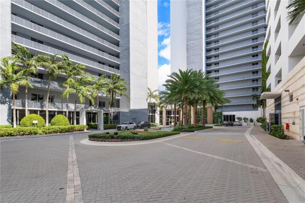 The Harbour South Tower, 16385 Biscayne Blvd #1816, North Miami Beach, Florida 33160, image 1