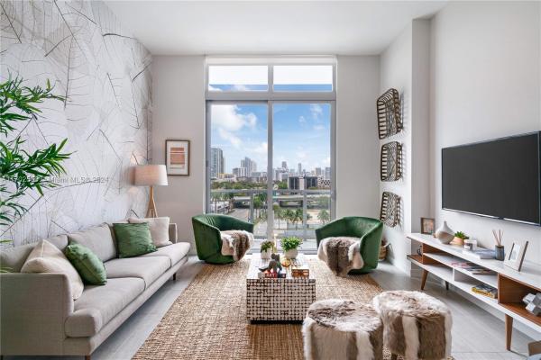 Quadro, 3900 Biscayne Blvd #S-610, Miami, Florida 33137, image 1
