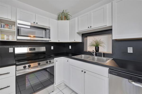 Meadowbrook Lakes, 202 SE 10th St #106, Dania Beach, Florida 33004, image 1