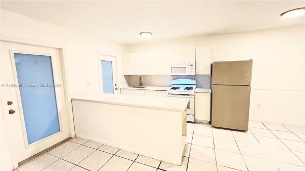 919 Michigan, 919 Michigan Ave #8, Miami Beach, Florida 33139, image 1