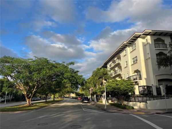 Villa Alhambra, 50 Alhambra Cir #310, Coral Gables, Florida 33134, image 1