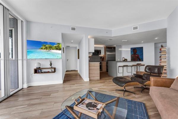 Brickell House, 1300 Brickell Bay Dr #1810, Miami, Florida 33131, image 1