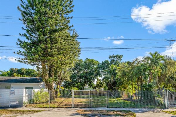 Columbia Park, 328 NW 46th St, Miami, Florida 33127, image 1