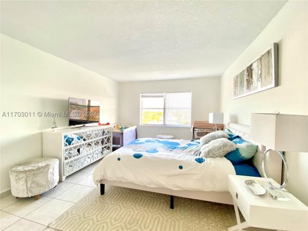 Ocean View Towers, 401 Golden Isles Dr #505, Hallandale Beach, Florida 33009, image 1