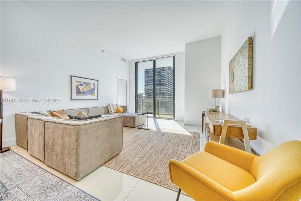 Brickell Heights East, 45 SW 9th St #4504, Miami, Florida 33130, image 3