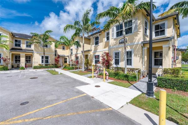 Fiji, 112 SE 28th Ter #13, Homestead, Florida 33033, image 1