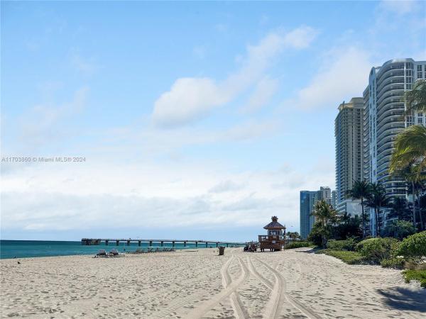 Plaza Of The Americas, 17021 N Bay Rd #426, Sunny Isles Beach, Florida 33160, image 1