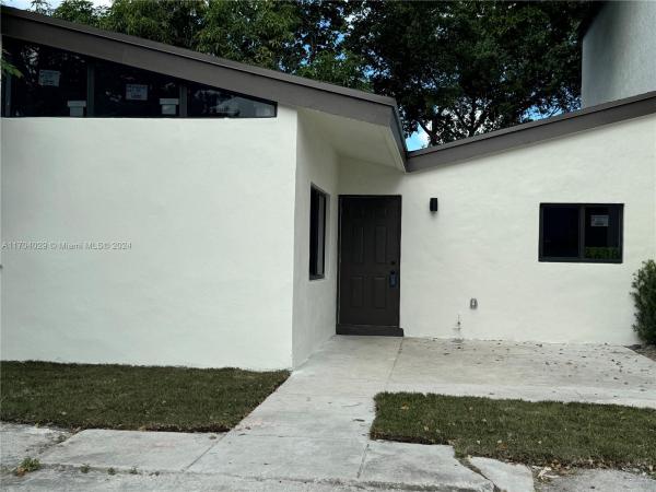 Kings Gardens, 4638 NW 185th St, Miami Gardens, Florida 33055, image 1