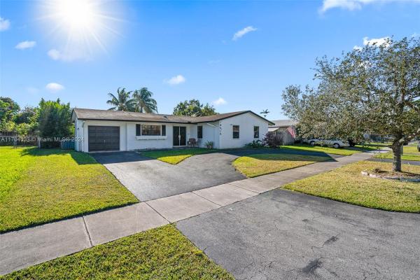 Point Royale, 19515 Lenaire Dr, Cutler Bay, Florida 33157, image 1