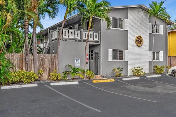 The Enclave At Wilton Manors, 2643 NE 8th Ave #2, Wilton Manors, Florida 33334, image 1