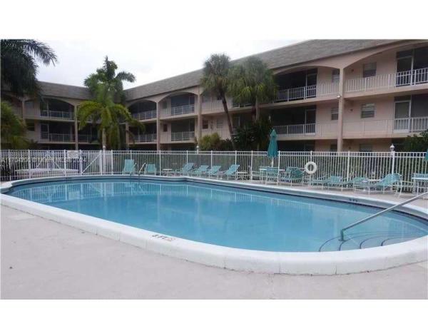 Casa Paradiso North, 541 Blue Heron Dr #119, Hallandale Beach, Florida 33009, image 1