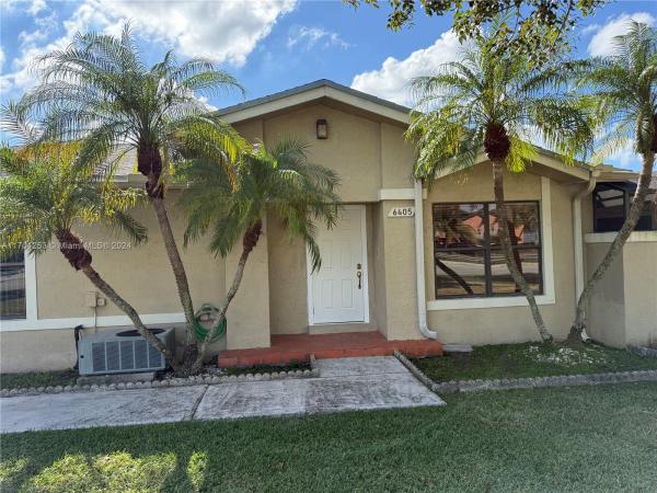 Westwind Lakes Garden Homes, 6405 SW 152nd Cir Pl #10-05, Kendall West, Florida 33193, image 1