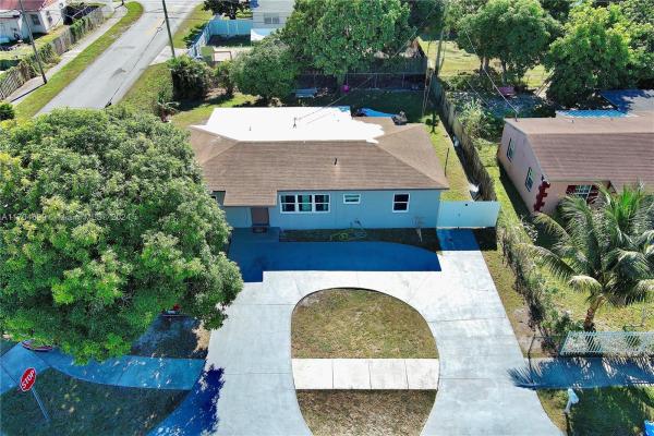Pine Tree Park, 2900 NW 160th St, Miami Gardens, Florida 33054, image 1