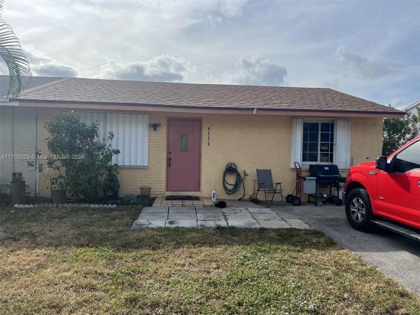 Palm Beach Villas, 4575 Gladiator Cir, Greenacres, Florida 33463, image 1