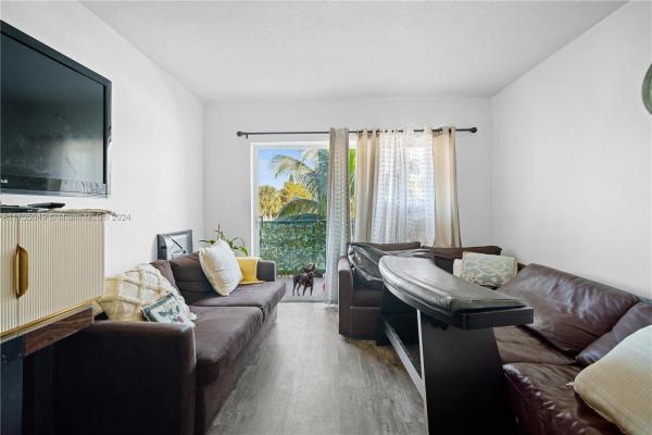 Floridian Arms, 1450 NE 170th St #202, North Miami Beach, Florida 33162, image 1