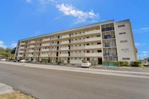 Parkside Towers, 220 SW 9th Ave #307, Hallandale Beach, Florida 33009, image 1