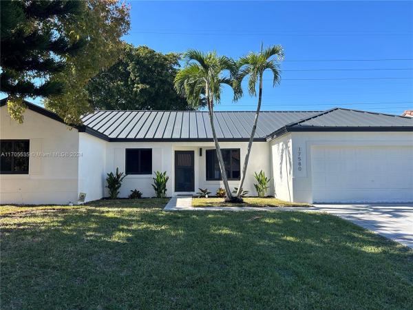 Three Lakes, Richmond West, Florida 33177, image 1