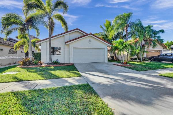Tiffany Cove At Silver Lakes, 17650 SW 4th Ct, Pembroke Pines, Florida 33029, image 1