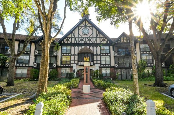 International Village At Inverrary, 3730 Inverrary Dr #2W, Lauderhill, Florida 33319, image 1