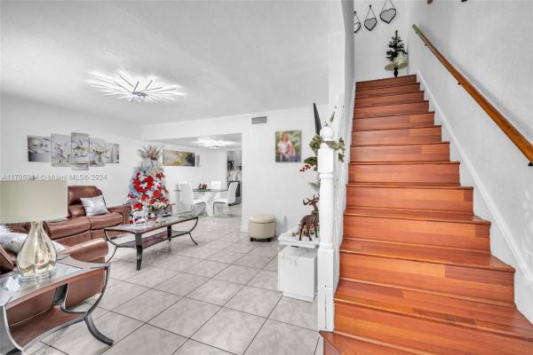 Lake Royal East, 1687 W 68th St #1687, Hialeah, Florida 33014, image 1