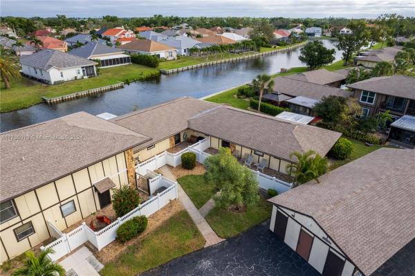 Caloosa Bayview, 4289 Island Cir #2, Fort Myers, Florida 33919, image 1