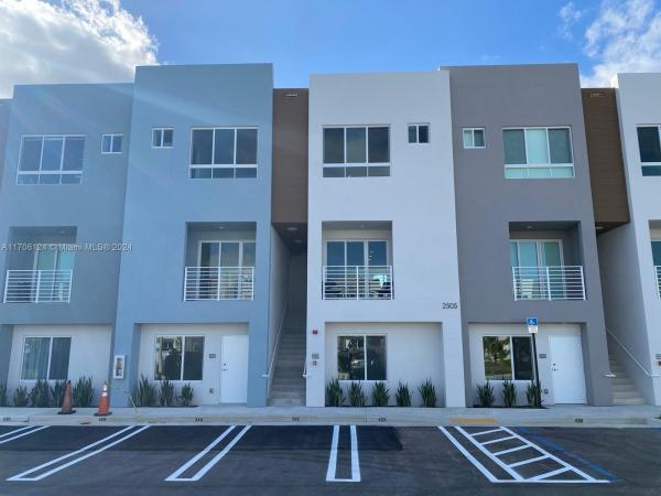 Riverwood At Aventura Village, 2505 NE 193rd St #4211, North Miami Beach, Florida 33180, image 1