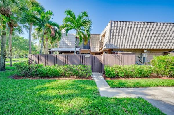 Village Of Sandalwood Lakes South, 5106 51st Way, West Palm Beach, Florida 33409, image 1