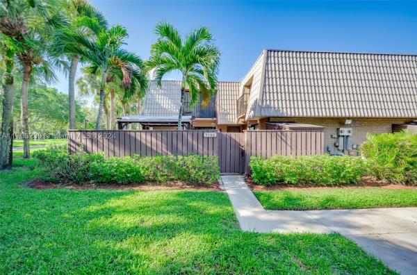 Village Of Sandalwood Lakes South, 5106 51st Way, West Palm Beach, Florida 33409, image 1
