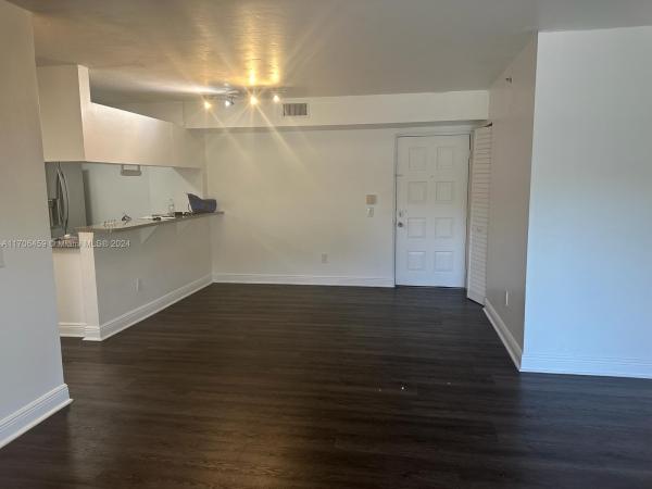 Pinehurst Club, 470 S Park Rd #7-207, Hollywood, Florida 33021, image 1