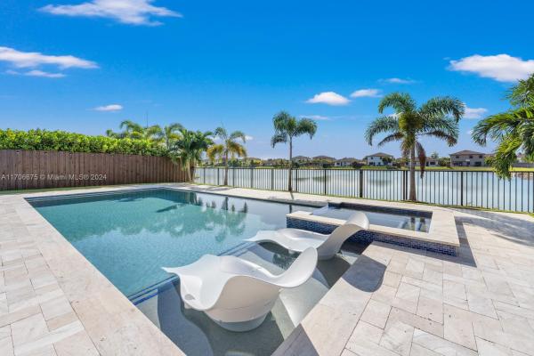 Kingman Commons, 2450 SE 1st St, Homestead, Florida 33033, image 1