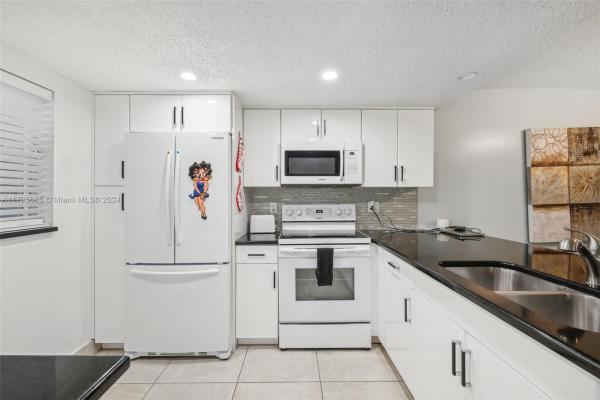 Holiday Springs, 3170 Holiday Springs Blvd #6-108, Margate, Florida 33063, image 1