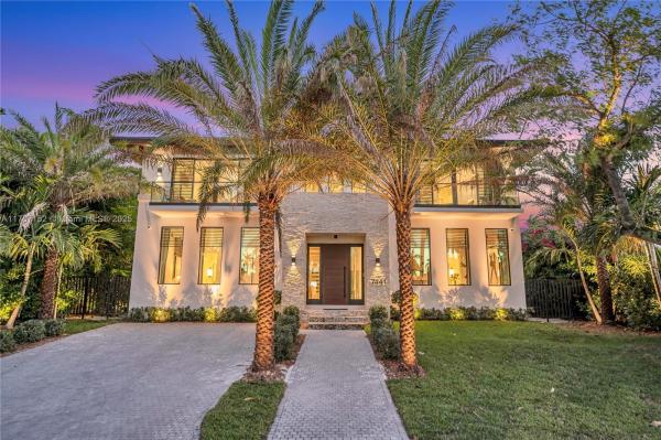 North Bay Island, 7441 Coquina Dr, North Bay Village, Florida 33141, image 1